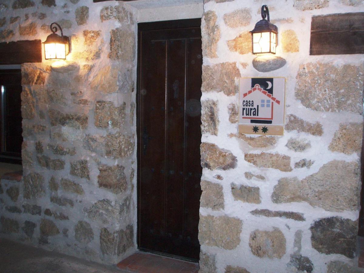 Villa La Hijuela Navafría Exterior foto